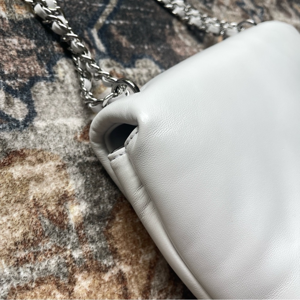 NWOT Tory Burch Britton Puffy Leather Optic White Silver Chain Shoulder Bag - Picture 9 of 16